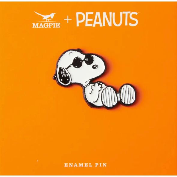 Pins Peanuts "Vibe Slacker" – Snoopy allongé (Magpie) - Boutique Ømm