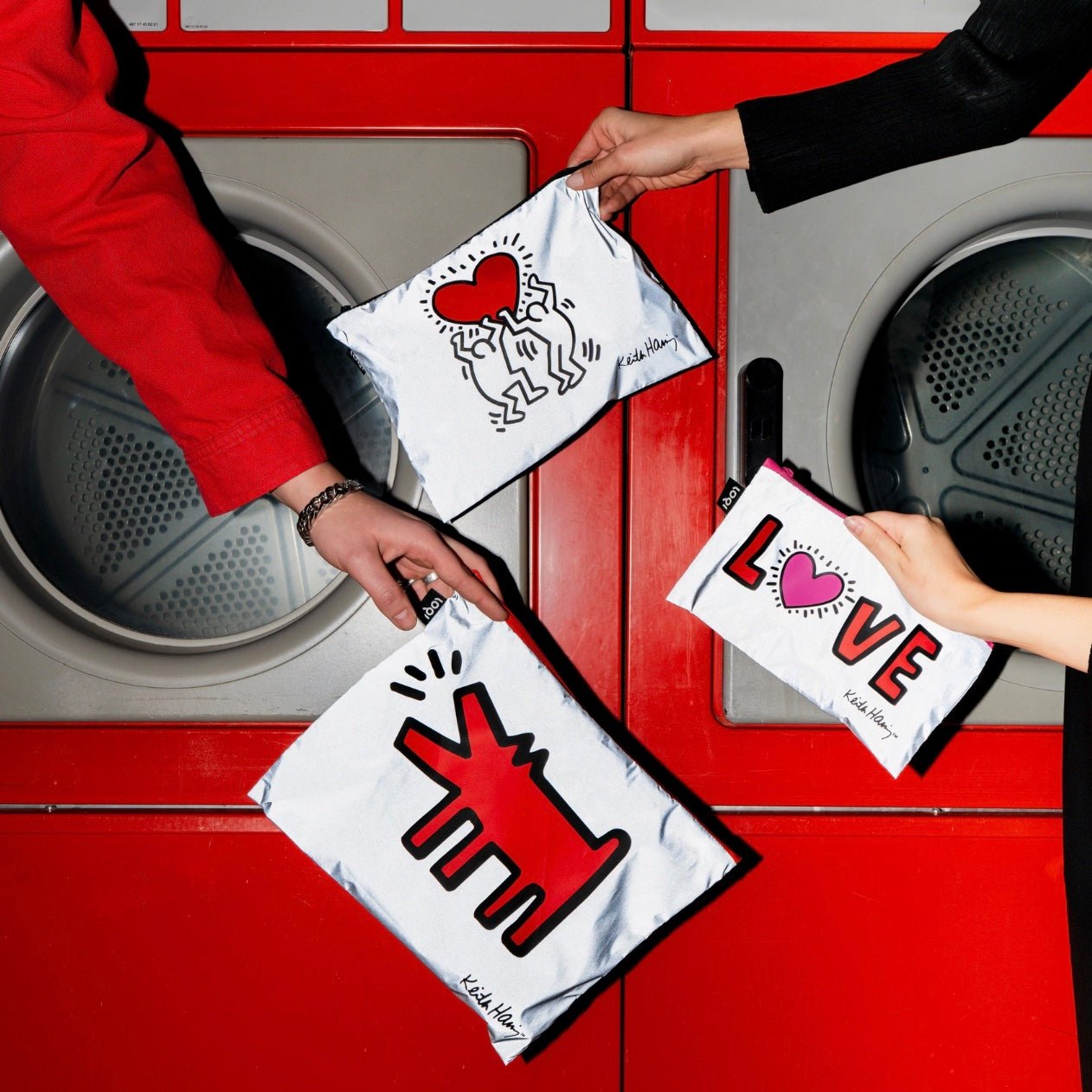 Set de 3 Pochettes Réfléchissantes Zippées KEITH HARING – Chien, Cœur & Love – LOQI - Boutique Ømm