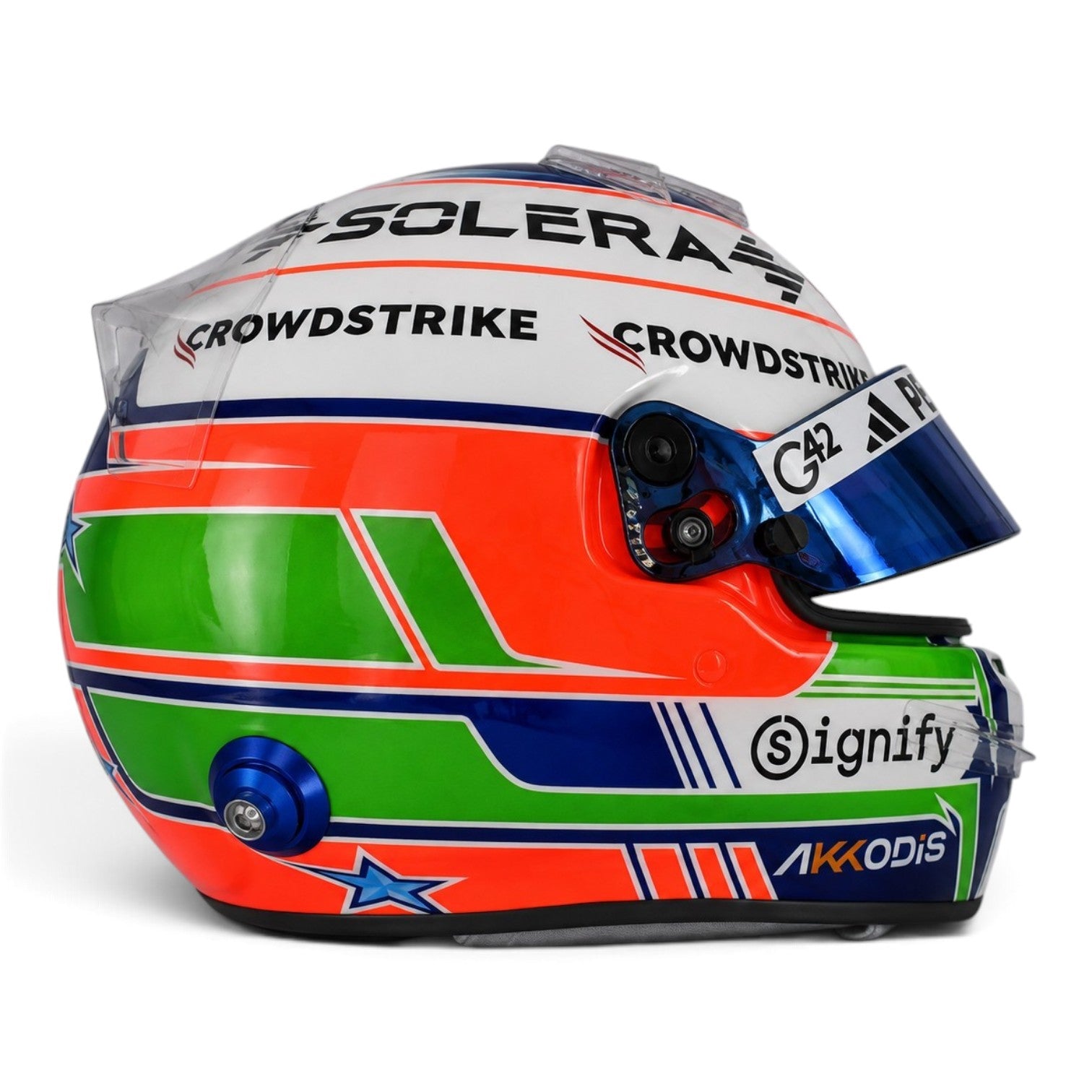 Casque Replica Kimi Antonelli 2026 Mercedes-AMG F1 vu de profil avec livrée orange verte bleue et visière Bell originale