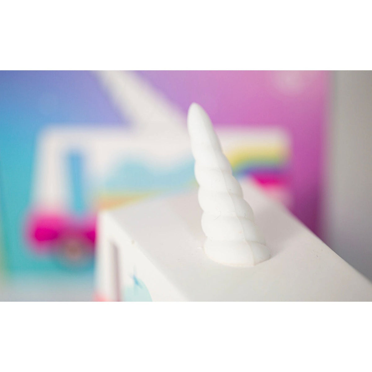 Van Licorne Arc-en-Ciel – Candylab Toys - Boutique Ømm