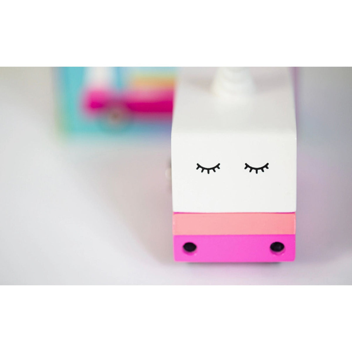 Van Licorne Arc-en-Ciel – Candylab Toys - Boutique Ømm