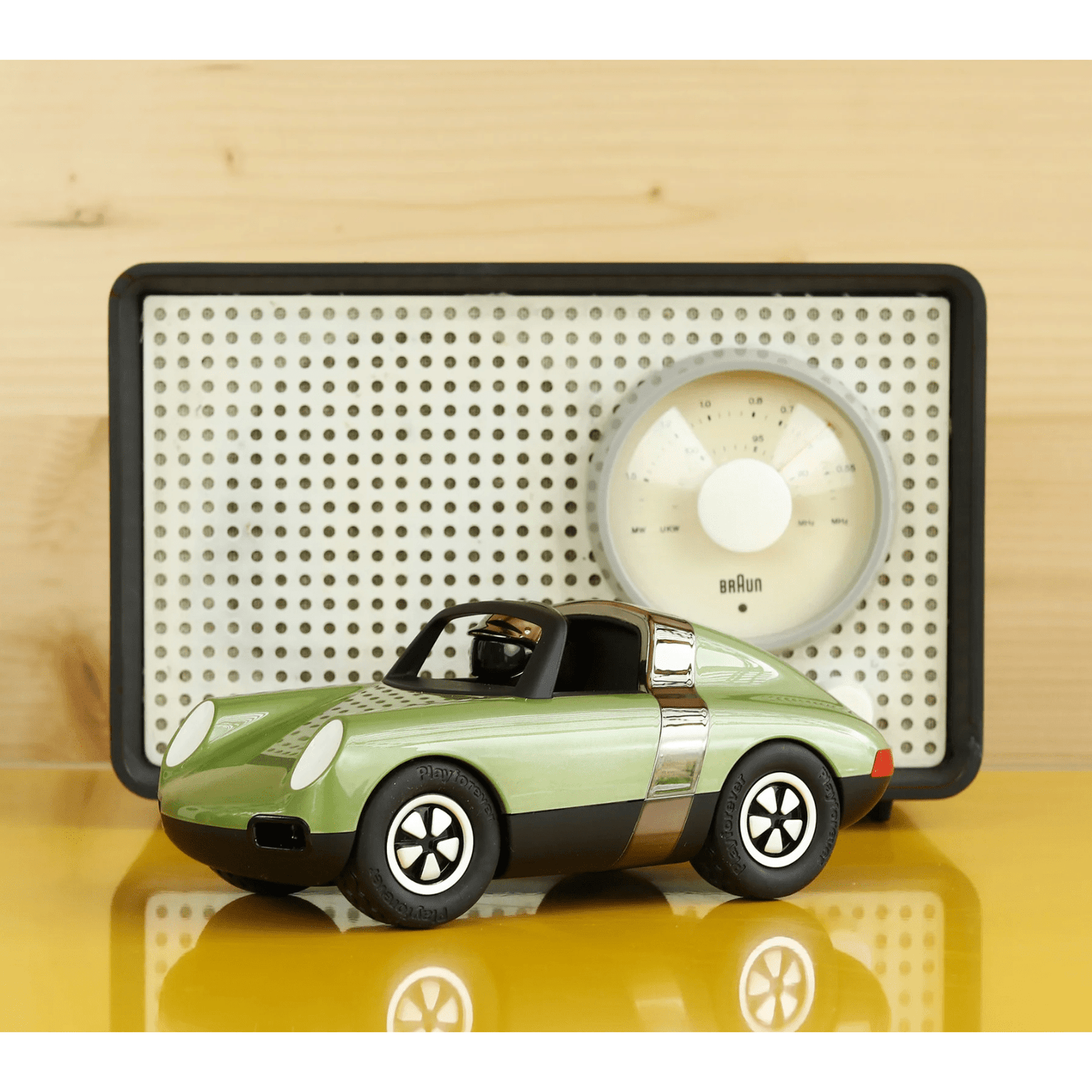 Voiture "Luft Hopper" – Design rétro vert métallisé – Playforever - Boutique Ømm