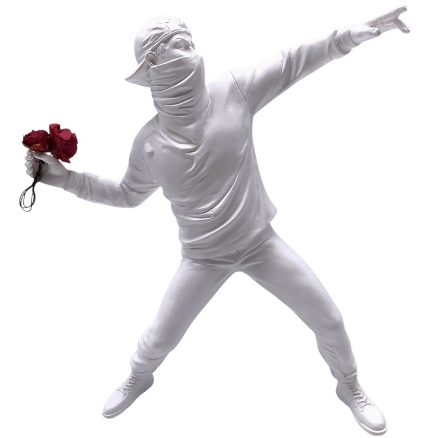 Figurine décorative Lanceur de Fleurs en résine blanche avec fleurs rouges pour intérieur contemporain